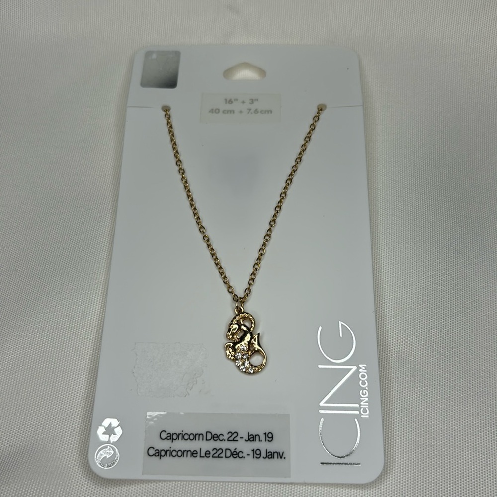 Icing Capricorn Necklace Gold